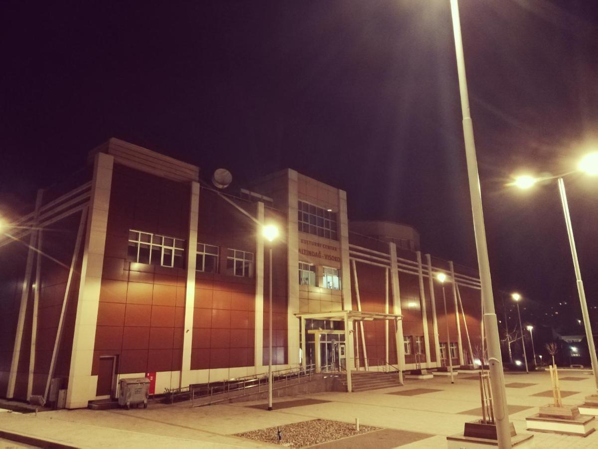Obiteljski Apartman Borovi Visoko Buitenkant foto