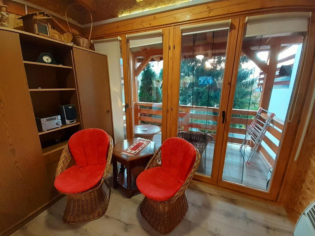 Obiteljski Apartman Borovi Visoko Buitenkant foto