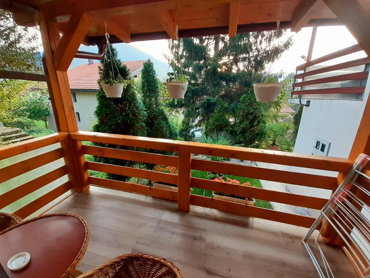 Obiteljski Apartman Borovi Visoko Buitenkant foto