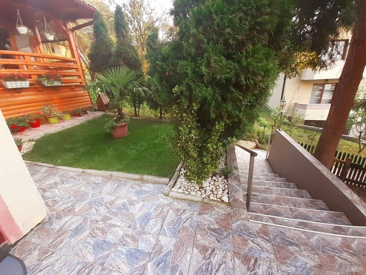 Obiteljski Apartman Borovi Visoko Buitenkant foto