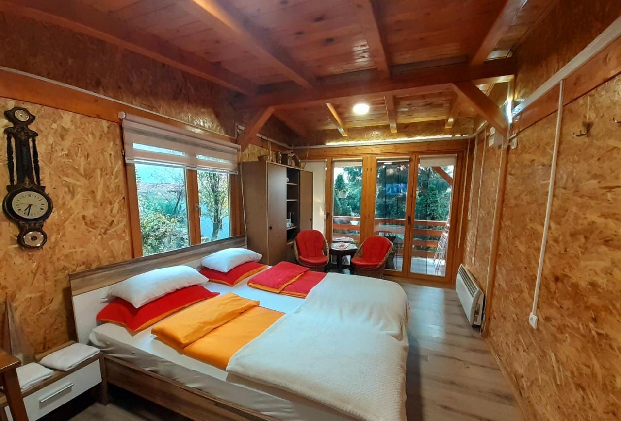 Obiteljski Apartman Borovi Visoko Buitenkant foto