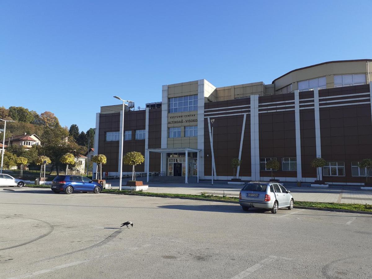 Obiteljski Apartman Borovi Visoko Buitenkant foto