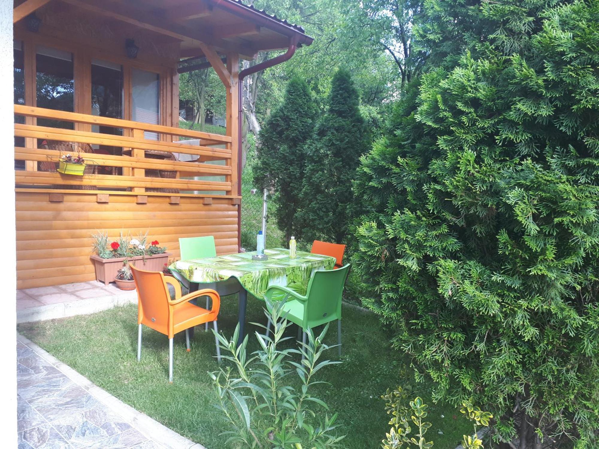 Obiteljski Apartman Borovi Visoko Buitenkant foto