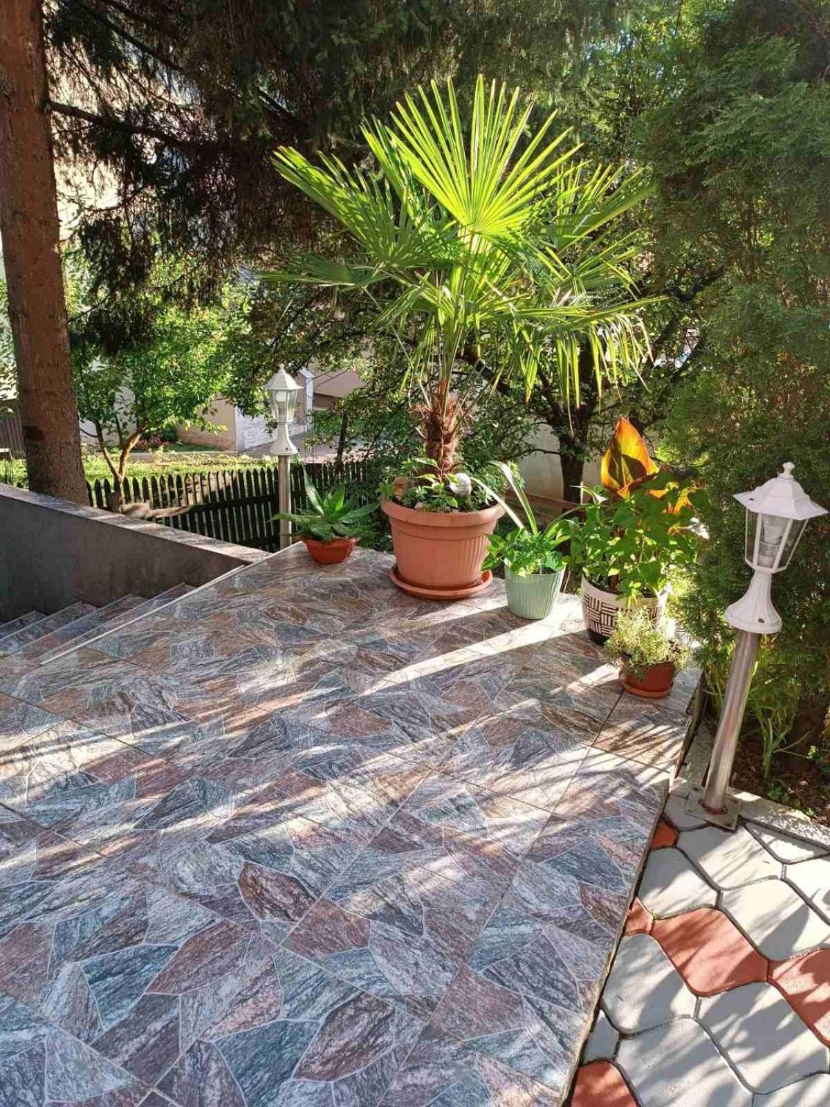 Obiteljski Apartman Borovi Visoko Buitenkant foto
