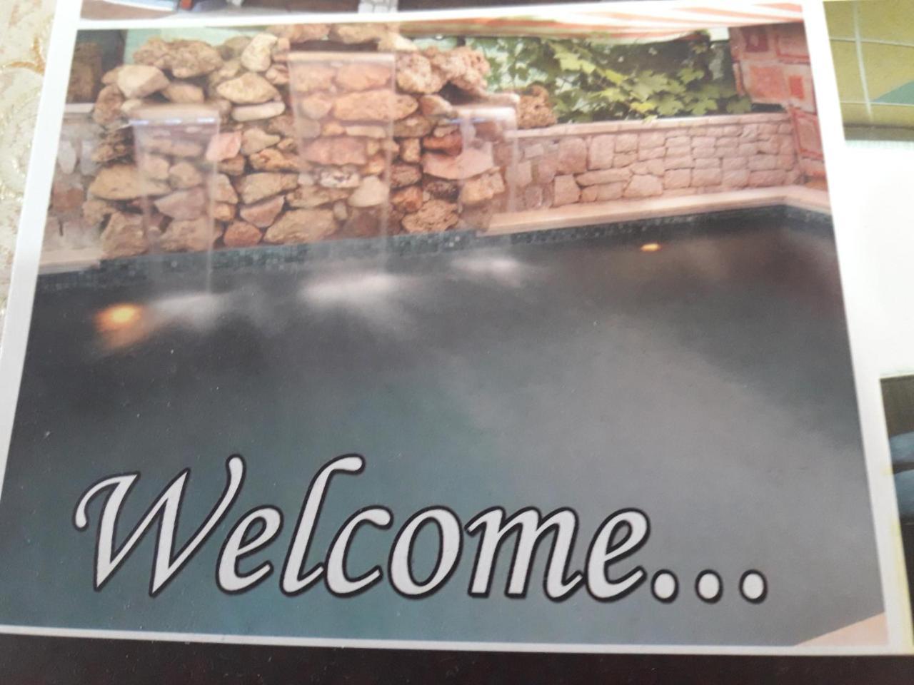 Obiteljski Apartman Borovi Visoko Buitenkant foto