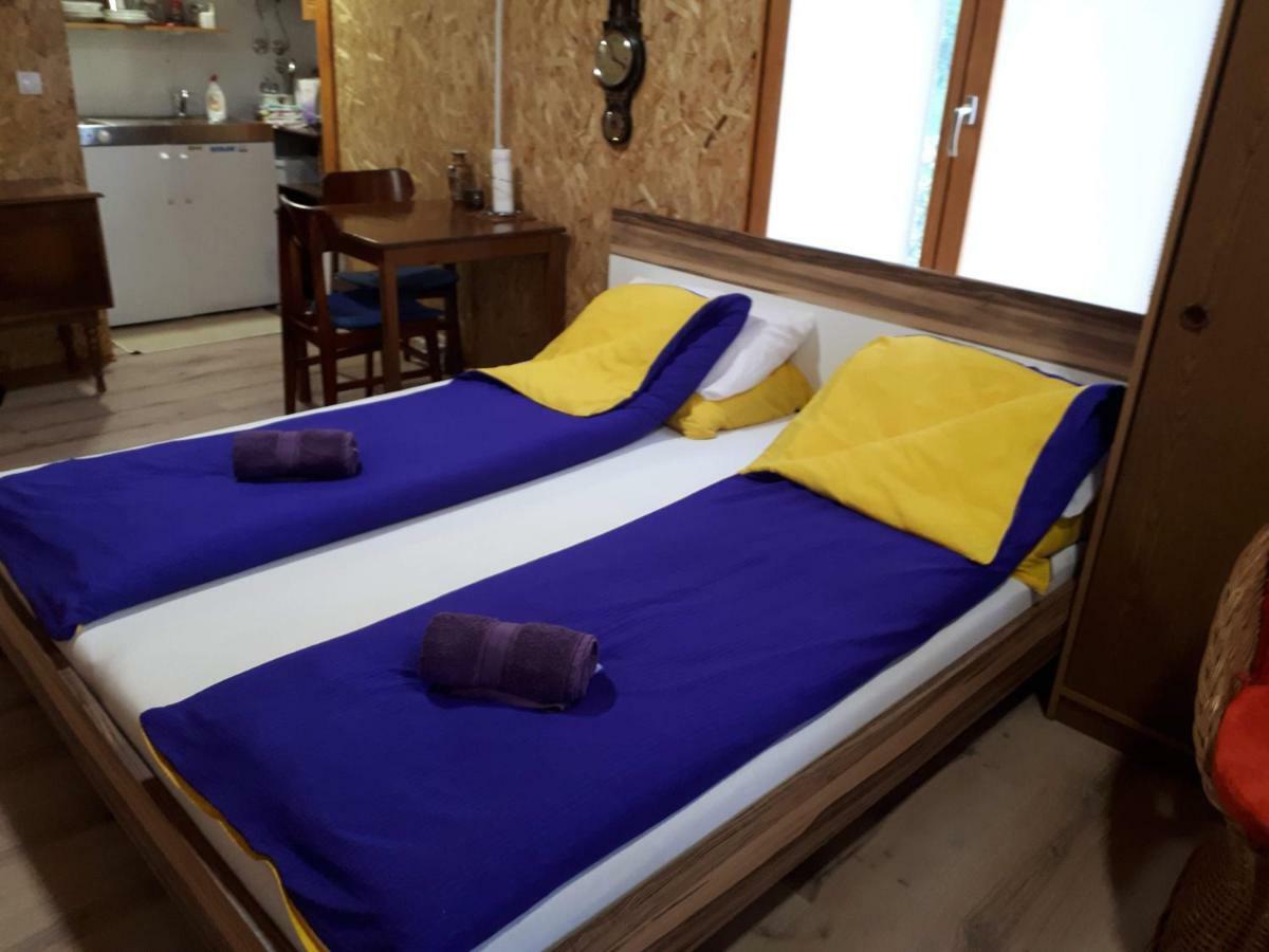 Obiteljski Apartman Borovi Visoko Buitenkant foto